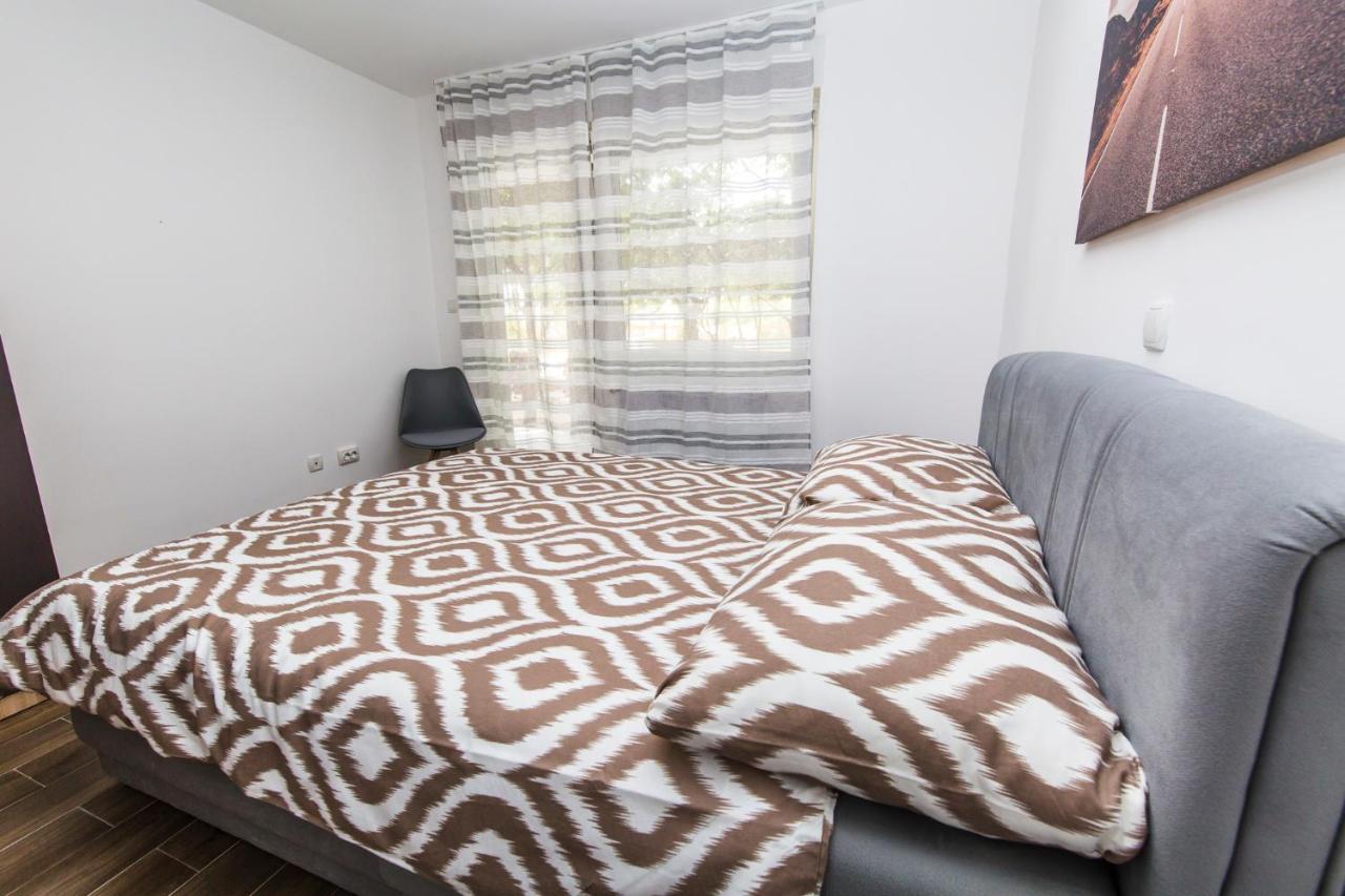 Apartmani Mabele Паг Екстер'єр фото