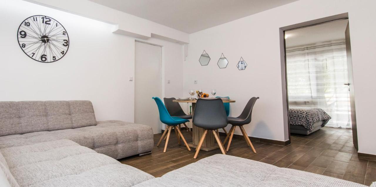 Apartmani Mabele Паг Екстер'єр фото