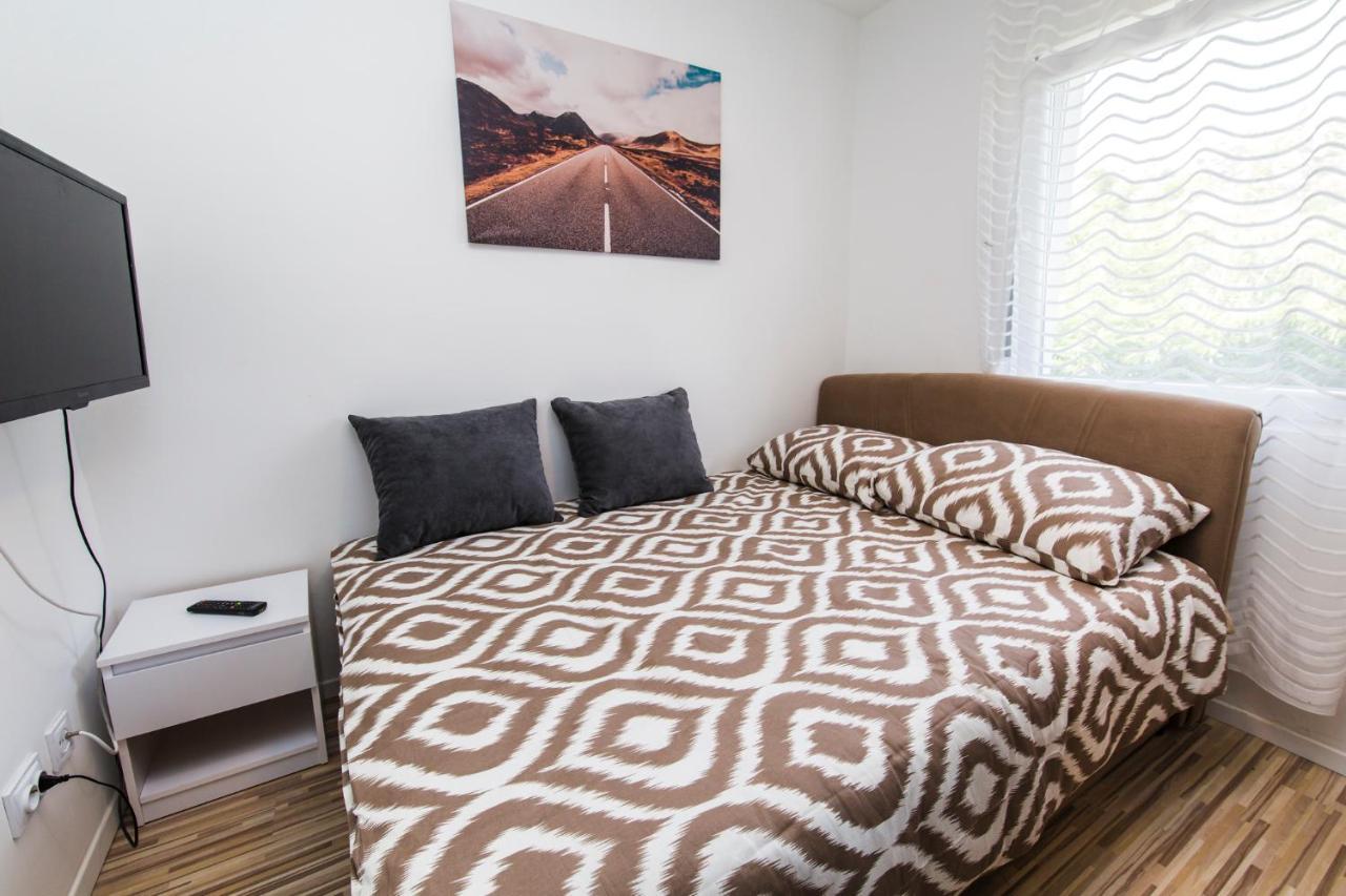 Apartmani Mabele Паг Екстер'єр фото
